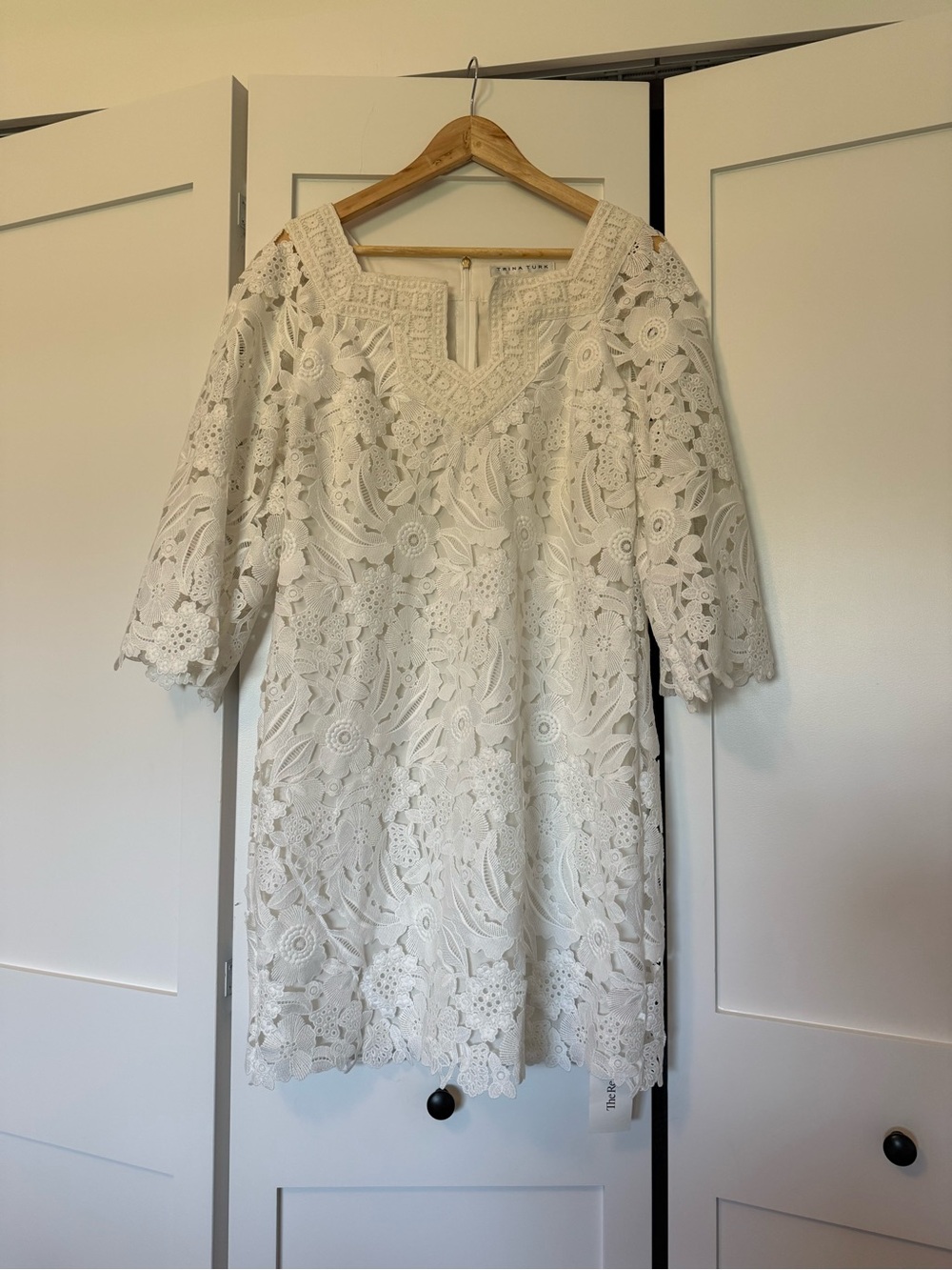 Trina Turk White Lace Mini Sheath size 12 - Picture 2 of 6